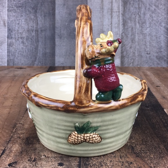 St. Nicholas Square Heartland Moose Handle Basket - Picture 7 of 11